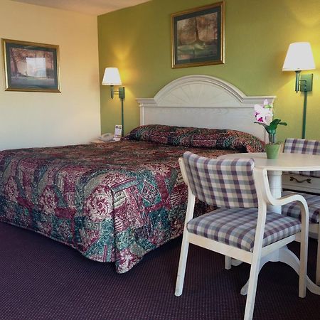 Holiday Terrace Inn - Pigeon Forge Εξωτερικό φωτογραφία