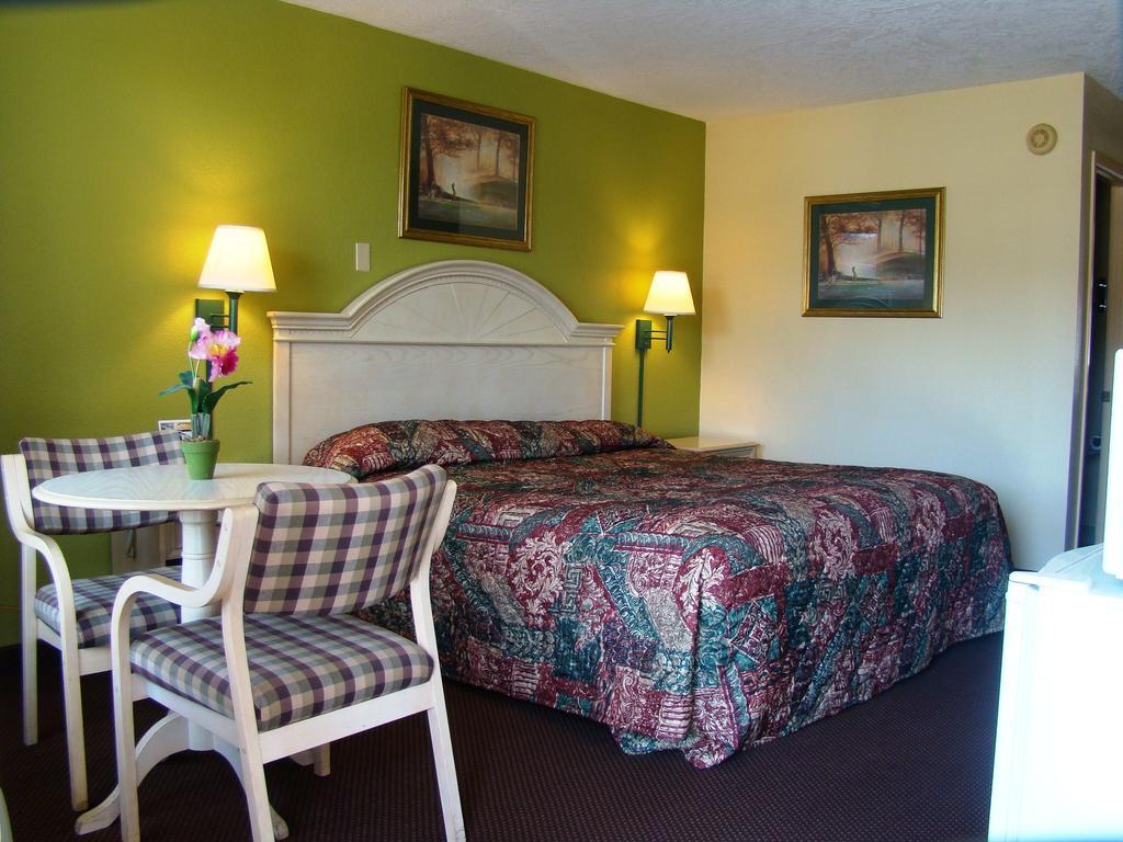 Holiday Terrace Inn - Pigeon Forge Εξωτερικό φωτογραφία