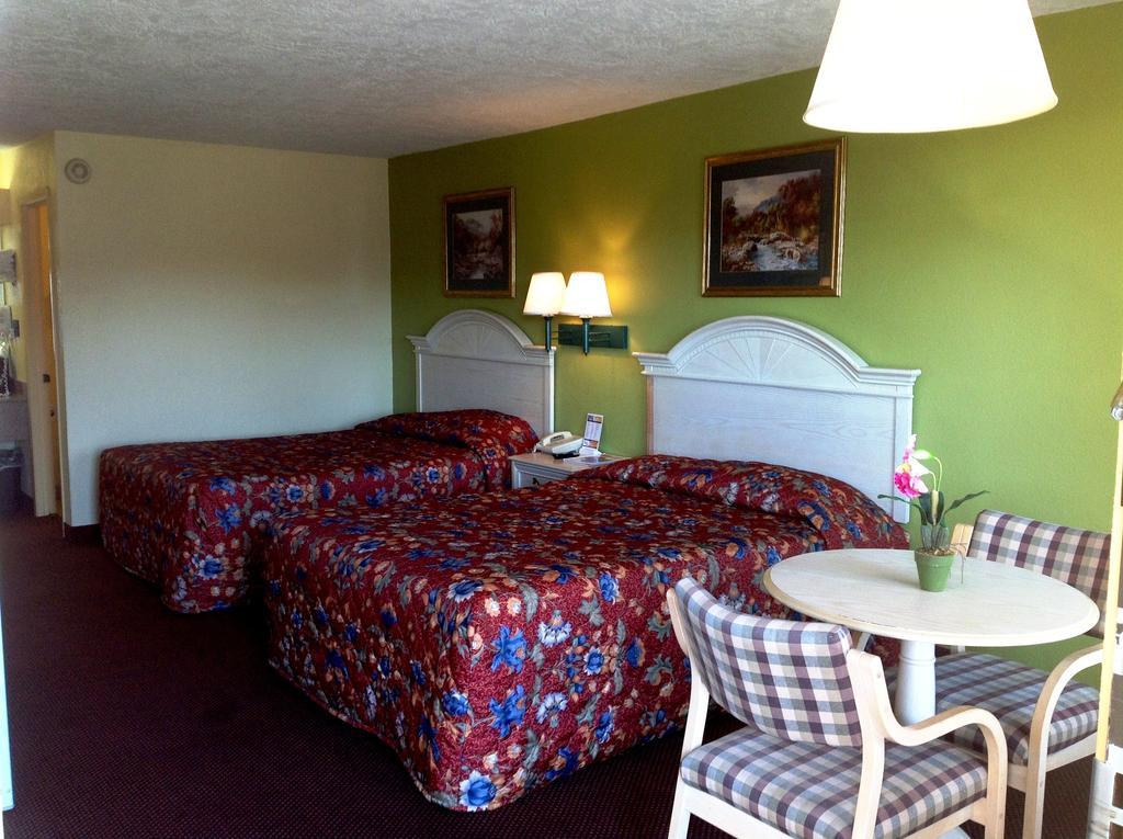 Holiday Terrace Inn - Pigeon Forge Εξωτερικό φωτογραφία