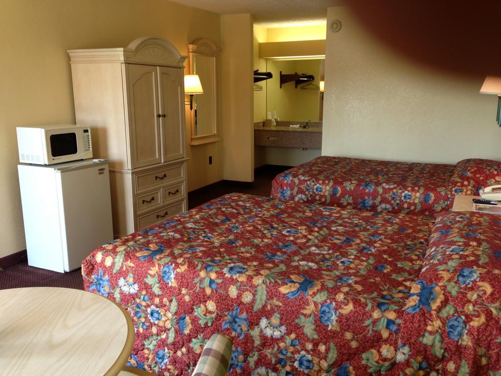 Holiday Terrace Inn - Pigeon Forge Δωμάτιο φωτογραφία