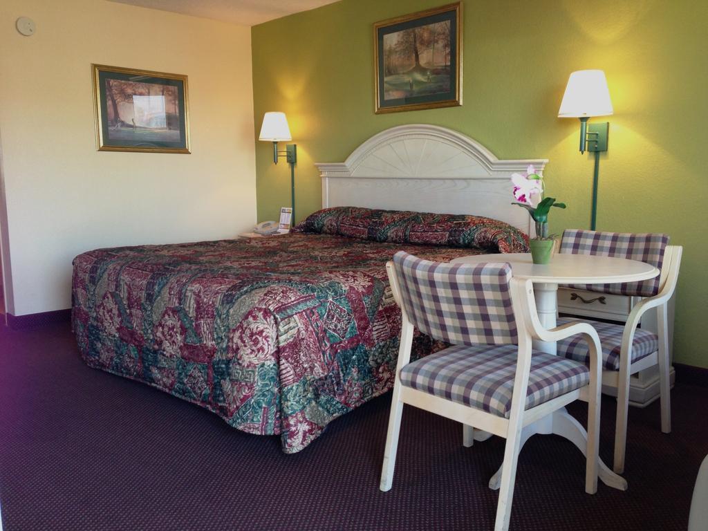 Holiday Terrace Inn - Pigeon Forge Εξωτερικό φωτογραφία